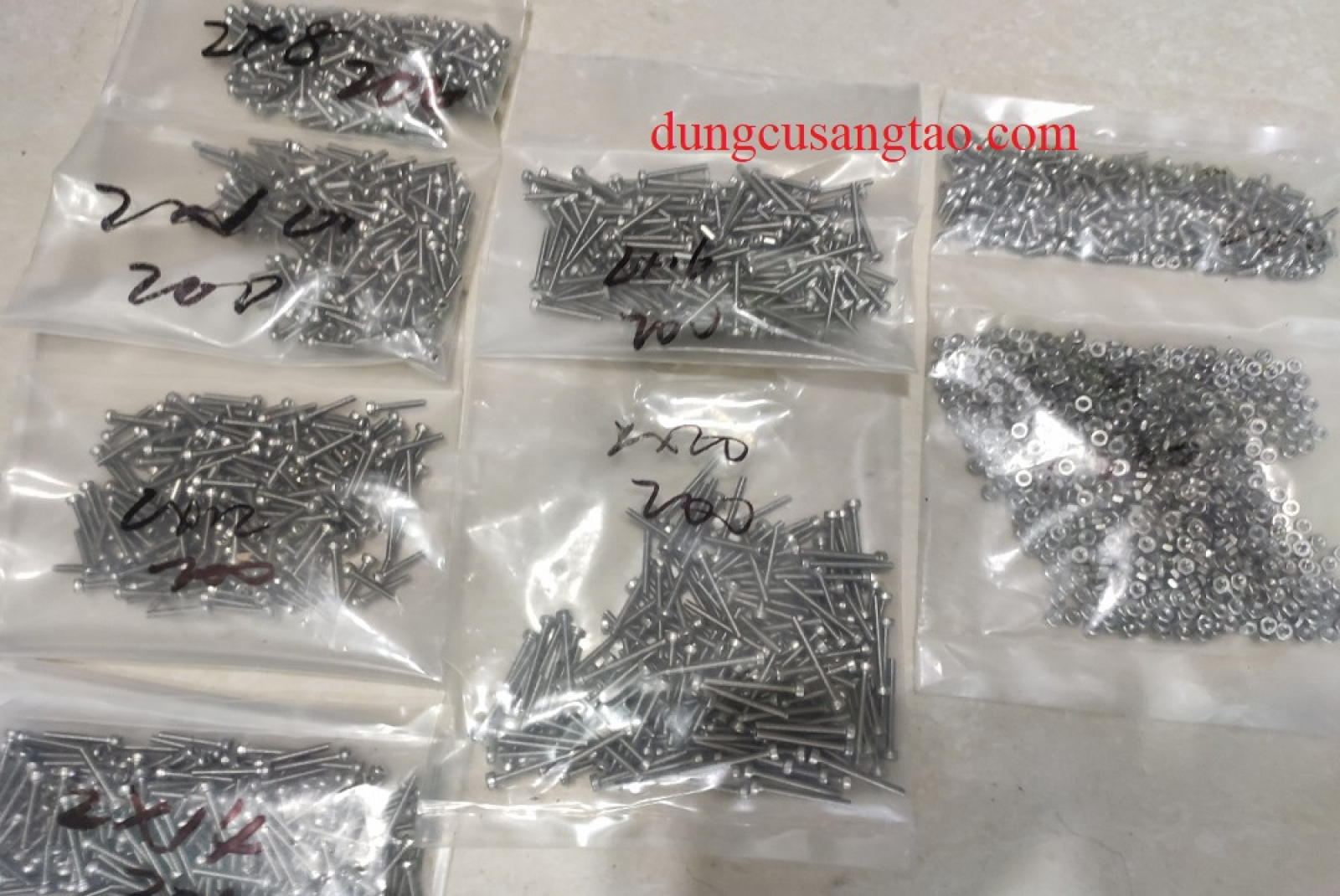 Ốc lục giác Inox M2 / bu lông m2
